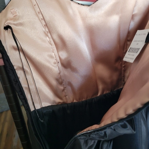 Betsey Johnson Black Strapless Bubble Hem Formal Dress size 4 - Picture 6 of 10